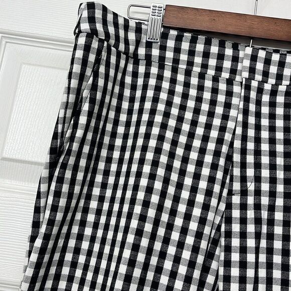 Womens 4 Way Stretch Mid-Rise Woven Gingham Capri Pants - Picture 6 of 6